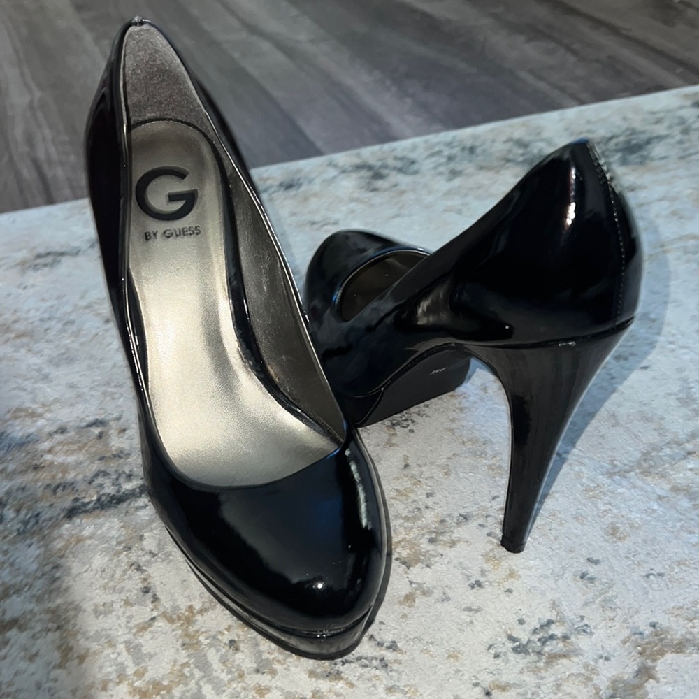 🎉GUESS PLATFORM PUMPS SIZE 9